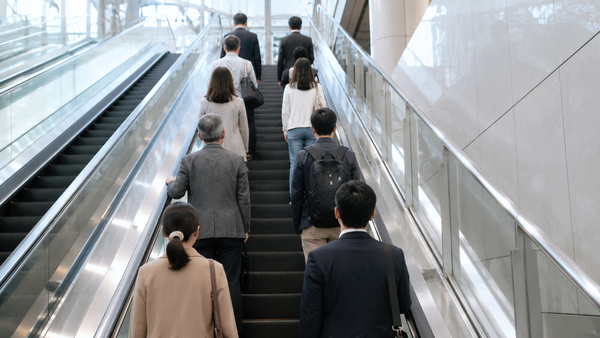Südkorea diskutiert neue Regeln zur Nutzung von Rolltreppen nach Jahrzehnten traditioneller Anordnung 30년 습관 ‘한 줄 서기 바뀔까…정부 에스컬레이터 두 줄 이용 다시 꺼냈다.png